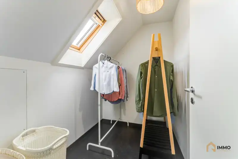 Te huur instapklare gezinswoning met 3 slpks, 2 badk, bureel, garage en tuin foto 22