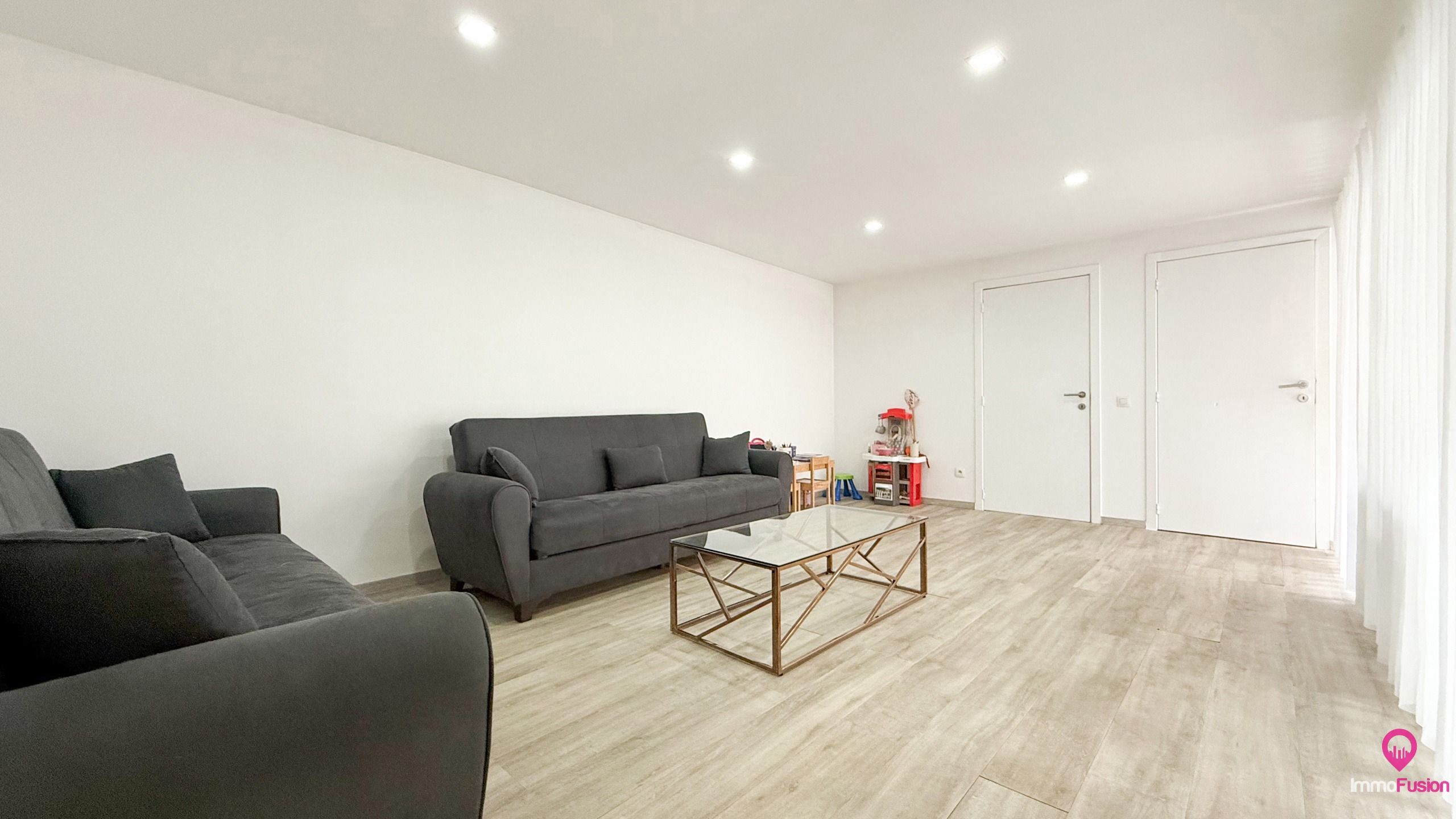 Instapklare woning met 4 slaapkamers – gerenoveerd in 2023! foto 14