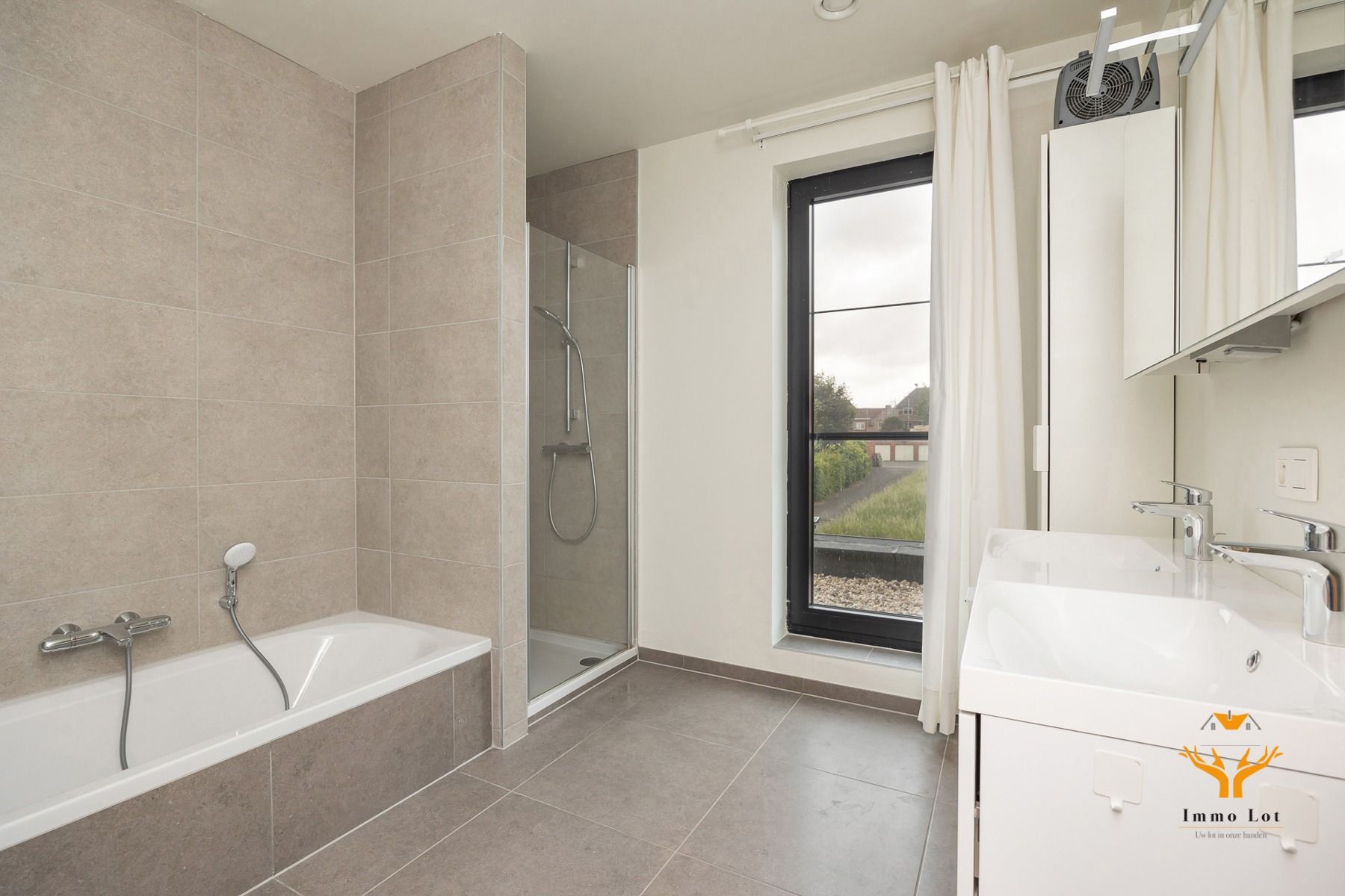 Instapklare, recente woning in een rustige buurt foto 10
