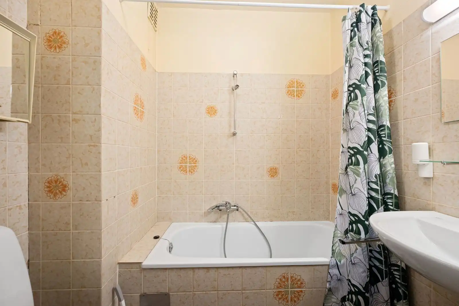 Te renoveren 1-slaapkamerappartement op de zeedijk van Zeebrugge foto 4