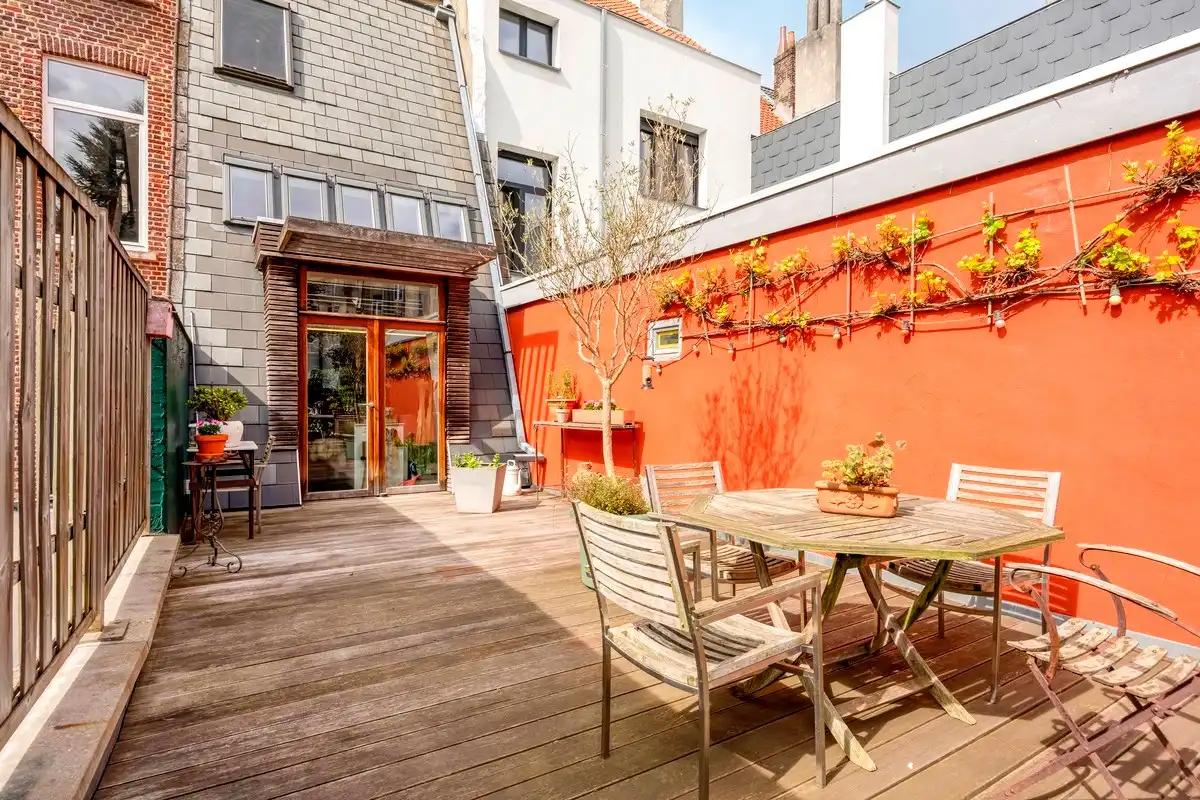 Aantrekkelijk burgerhuis met zonnige tuin en voormalig atelier foto 24