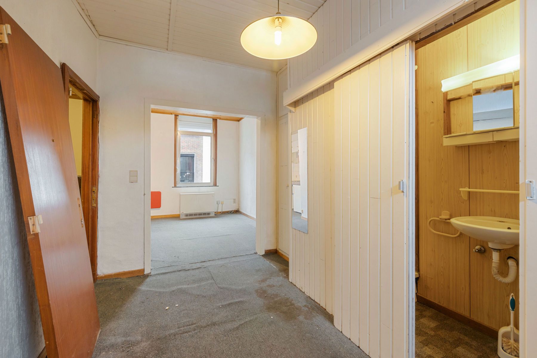 Uiterst interessant renovatieproject met potentieel foto 13