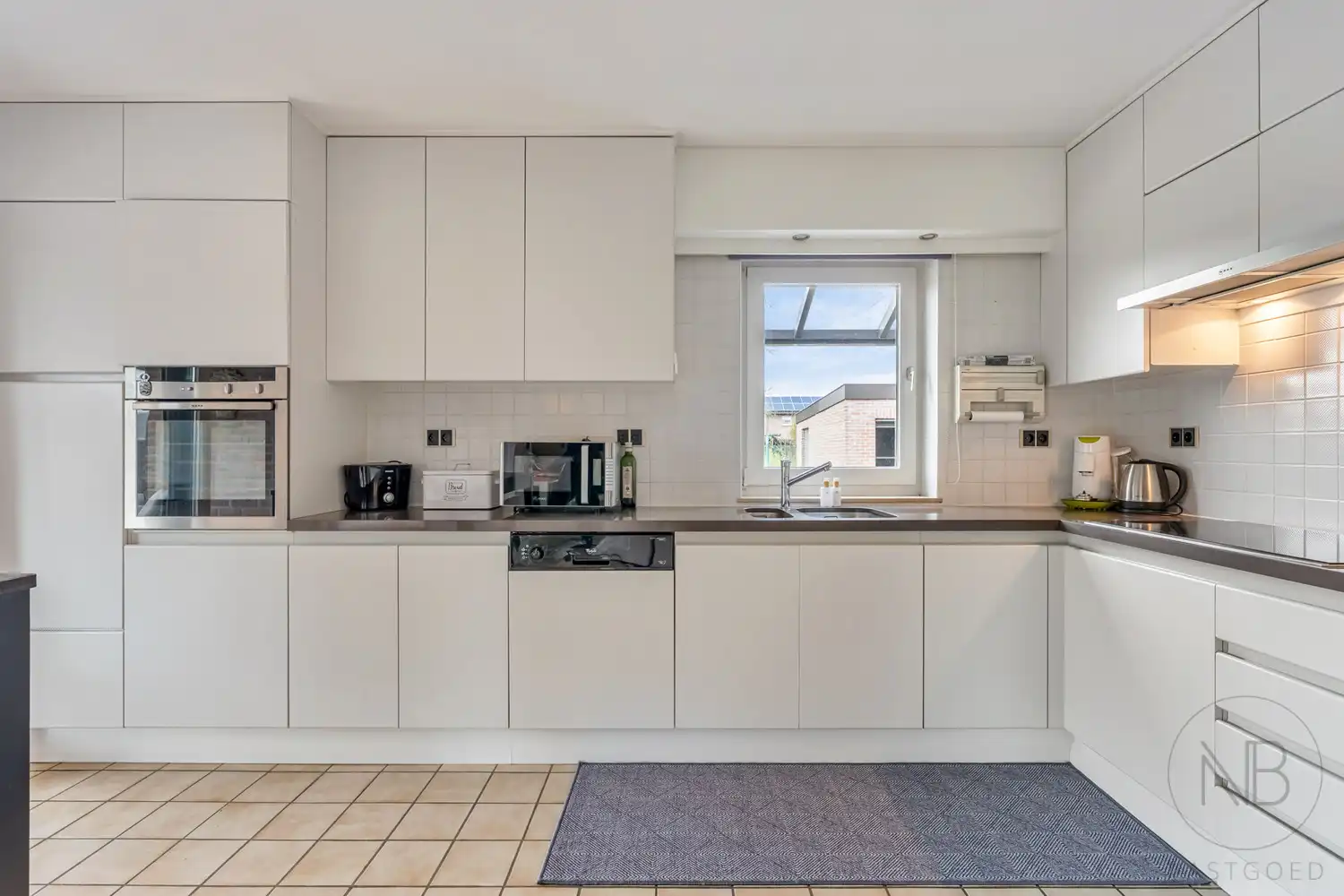 Architectenwoning met ruimte, licht en absolute rust! foto 5