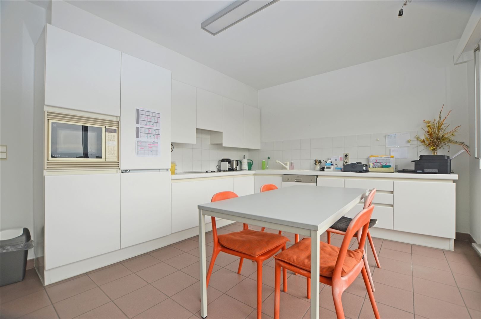 Aangenaam 3-slaapkamer appartement, ideaal voor vrij beroep  foto 13