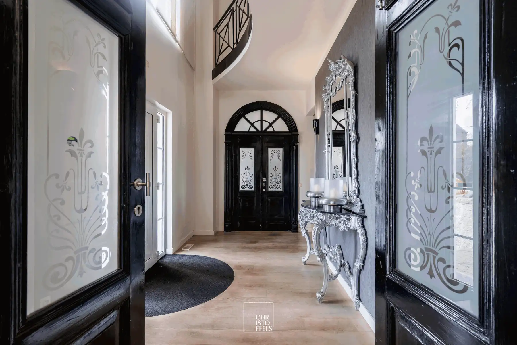 Tijdloze villa van 422 m² met uitzonderlijke ruimte en mogelijkheden nabij Maastricht! foto 3