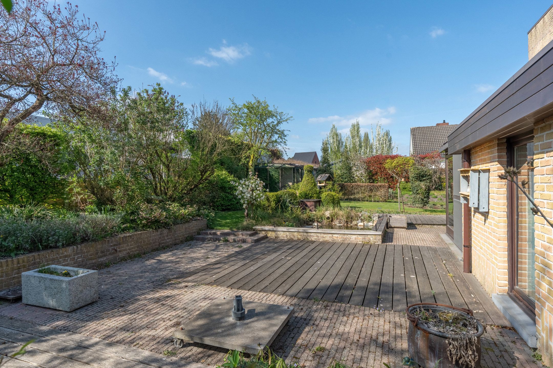 Goed onderhouden villa met 5 slpk's op perceel van 1.060m². foto 38