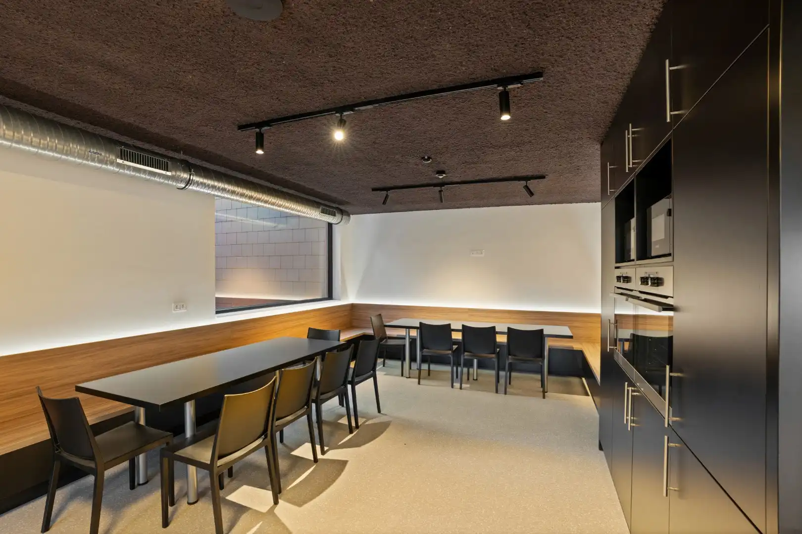 Gelijkvloerse nieuwbouwstudentenkamer met privébadkamer in hartje Kortrijk foto 12