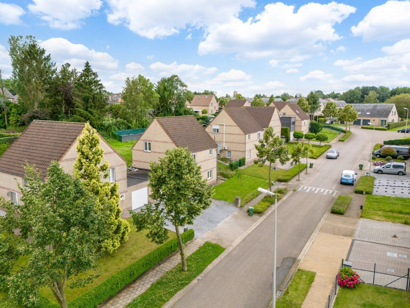 Instapklare halfvrijstaande woning met 4 slaapkamers en tuintje in een aangename woonwijk vlakbij het centrum foto 6