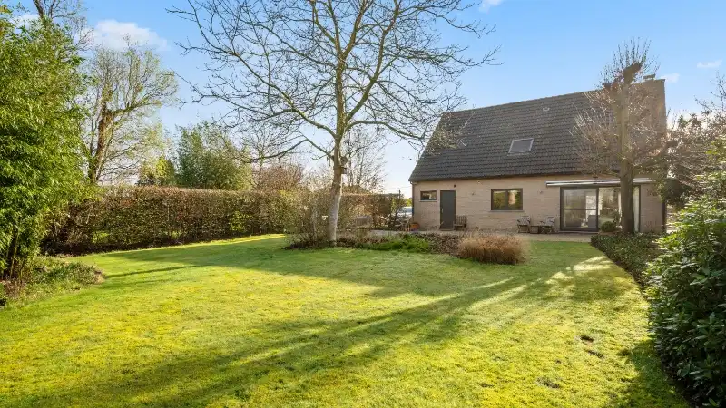 Villa van 209m² met 4 slaapkamers en zeer mooie tuin op 17 are foto 21