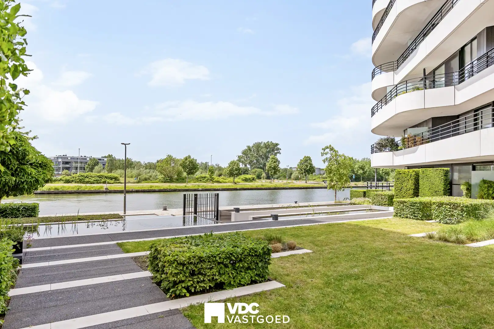 Exclusief duplex-penthouse met panoramisch zwembad – Zuidzicht Hasselt foto 3