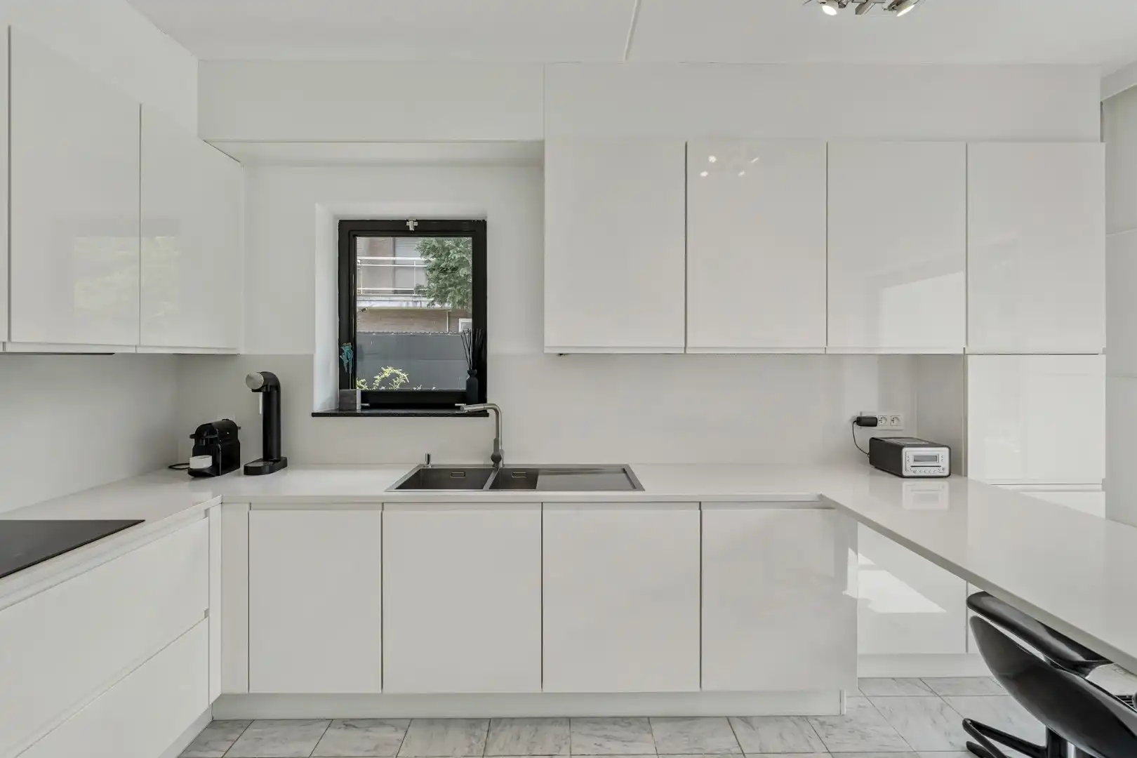 Moderne architectenwoning met mooie tuin en zwembad, 5 slaapkamers in Hasselt, OB op 8a12ca in doodlopende straat foto 18
