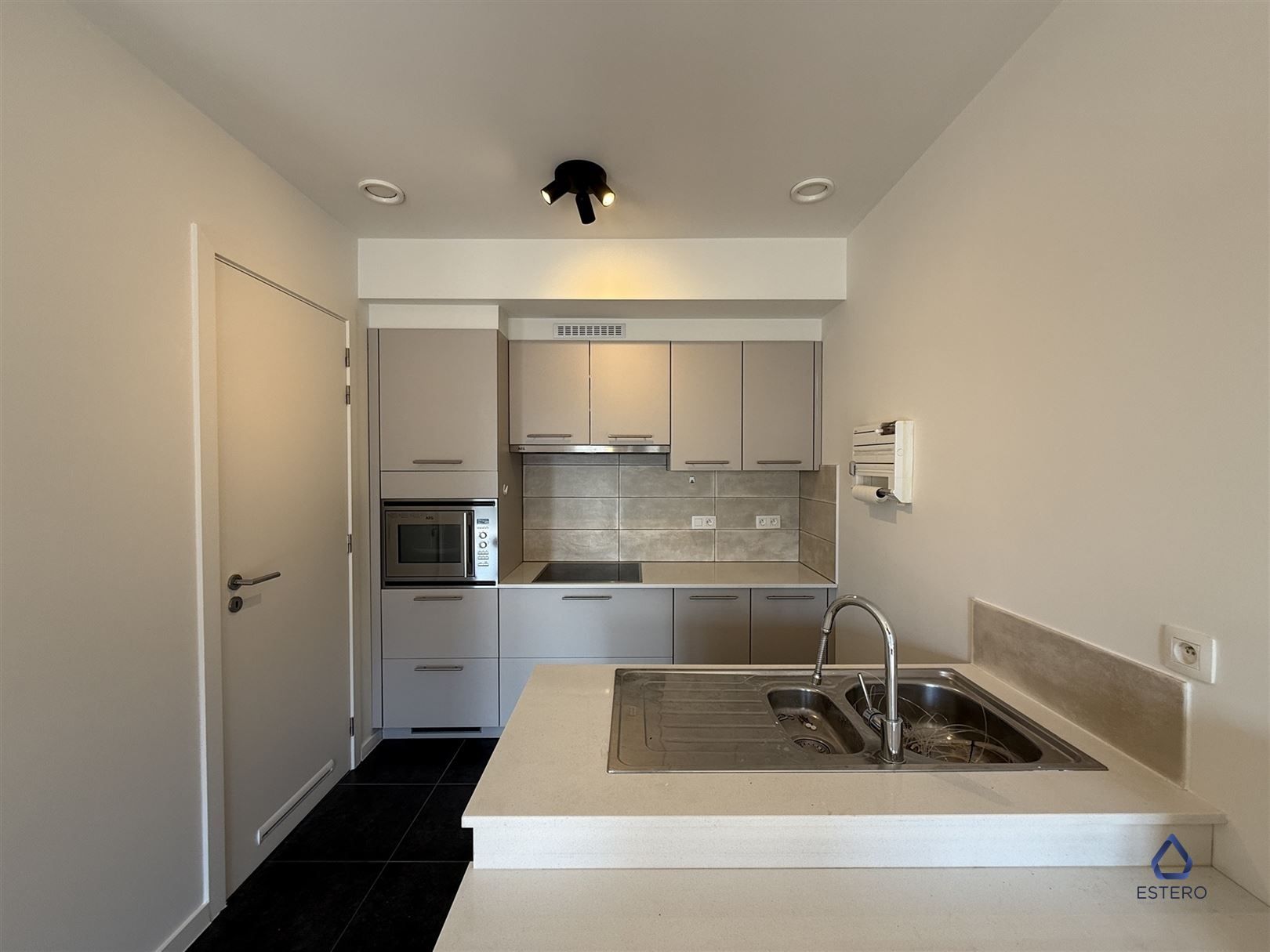 Prachtig 2-slaapkamerappartement met terras te Gent foto 8