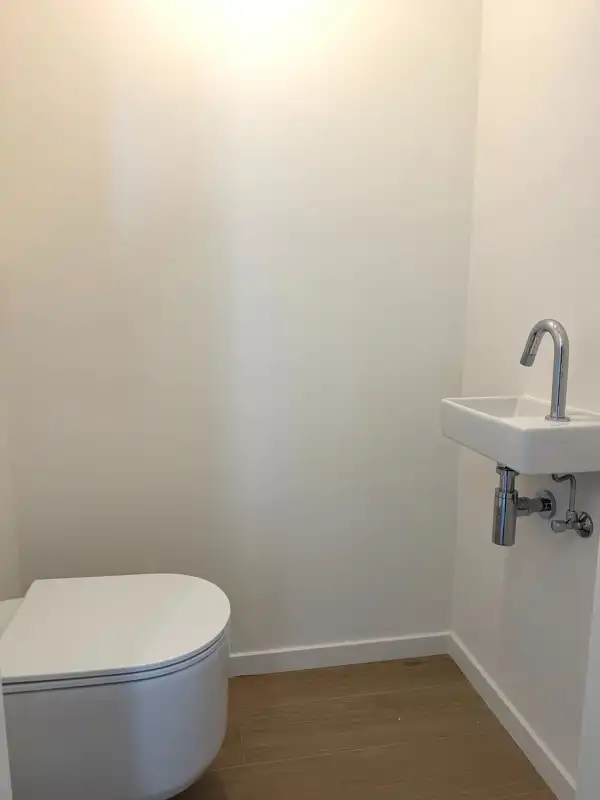 Instapklaar nieuwbouwappartement met 2 slaapkamers, heerlijke lichtinval & zalig terras - ondergrondse parking + berging. foto 3