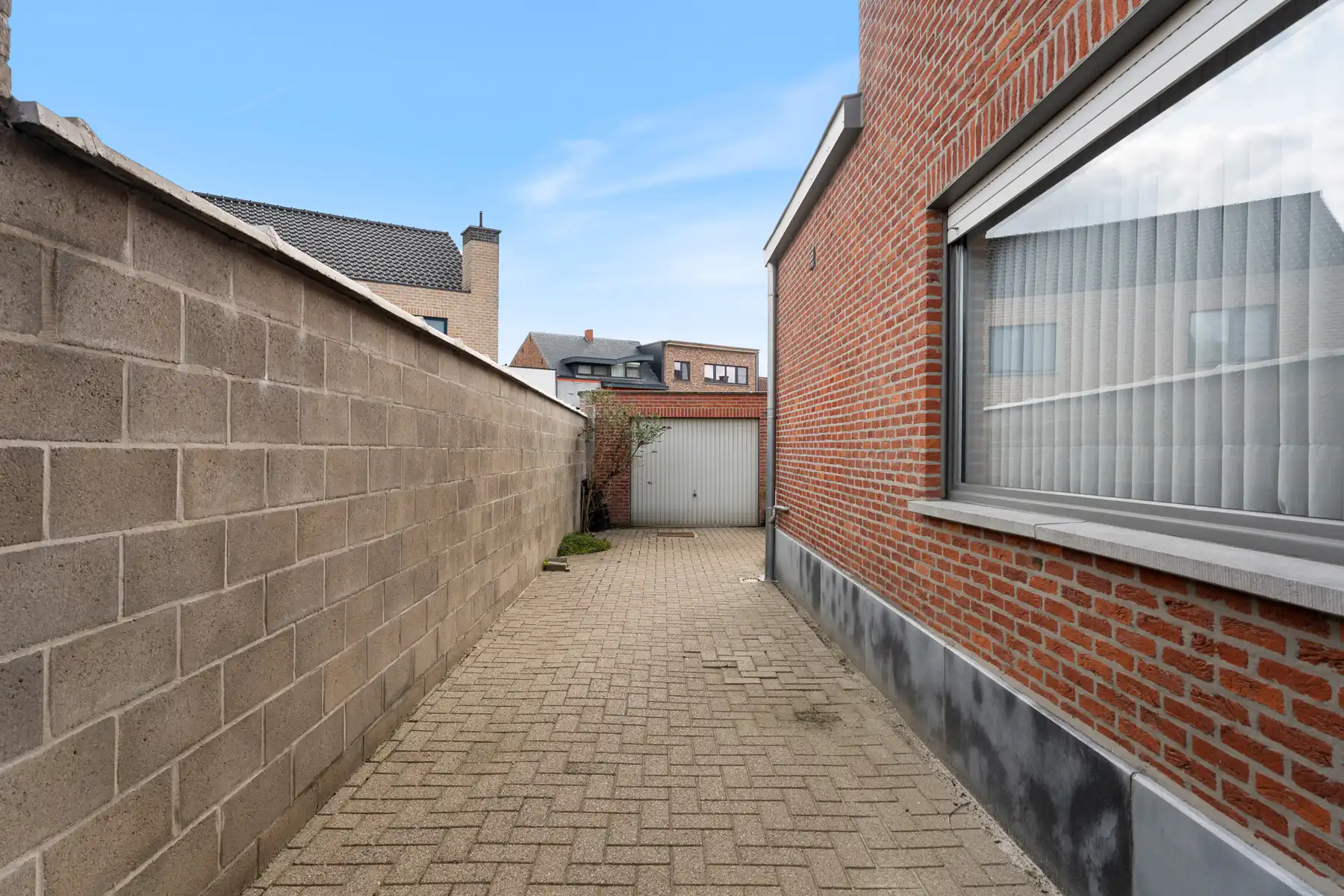 Lichtrijke woning met ruime indeling en sterk potentieel foto 25