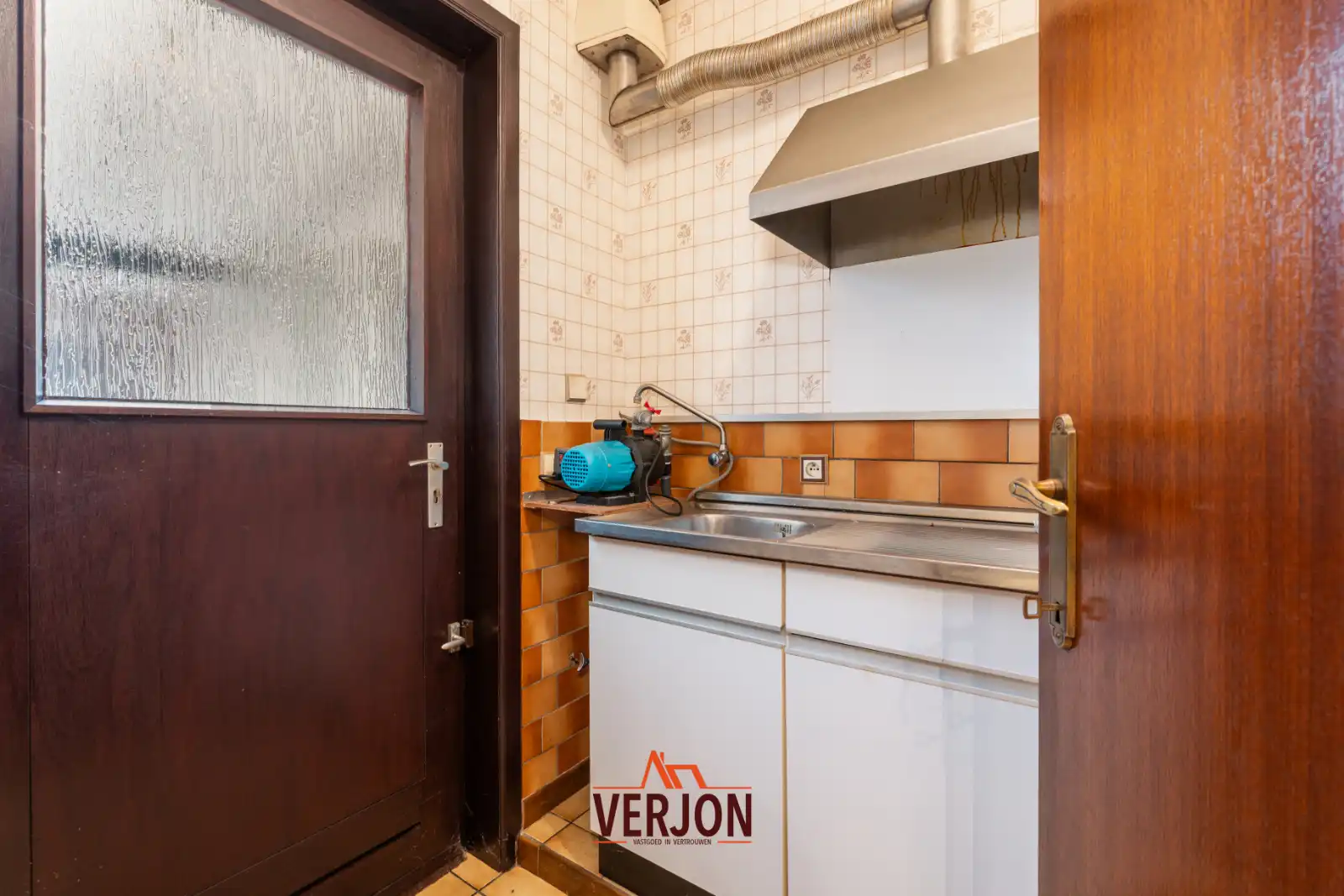 Halfopen bebouwing op wandelafstand van de markt! foto 7