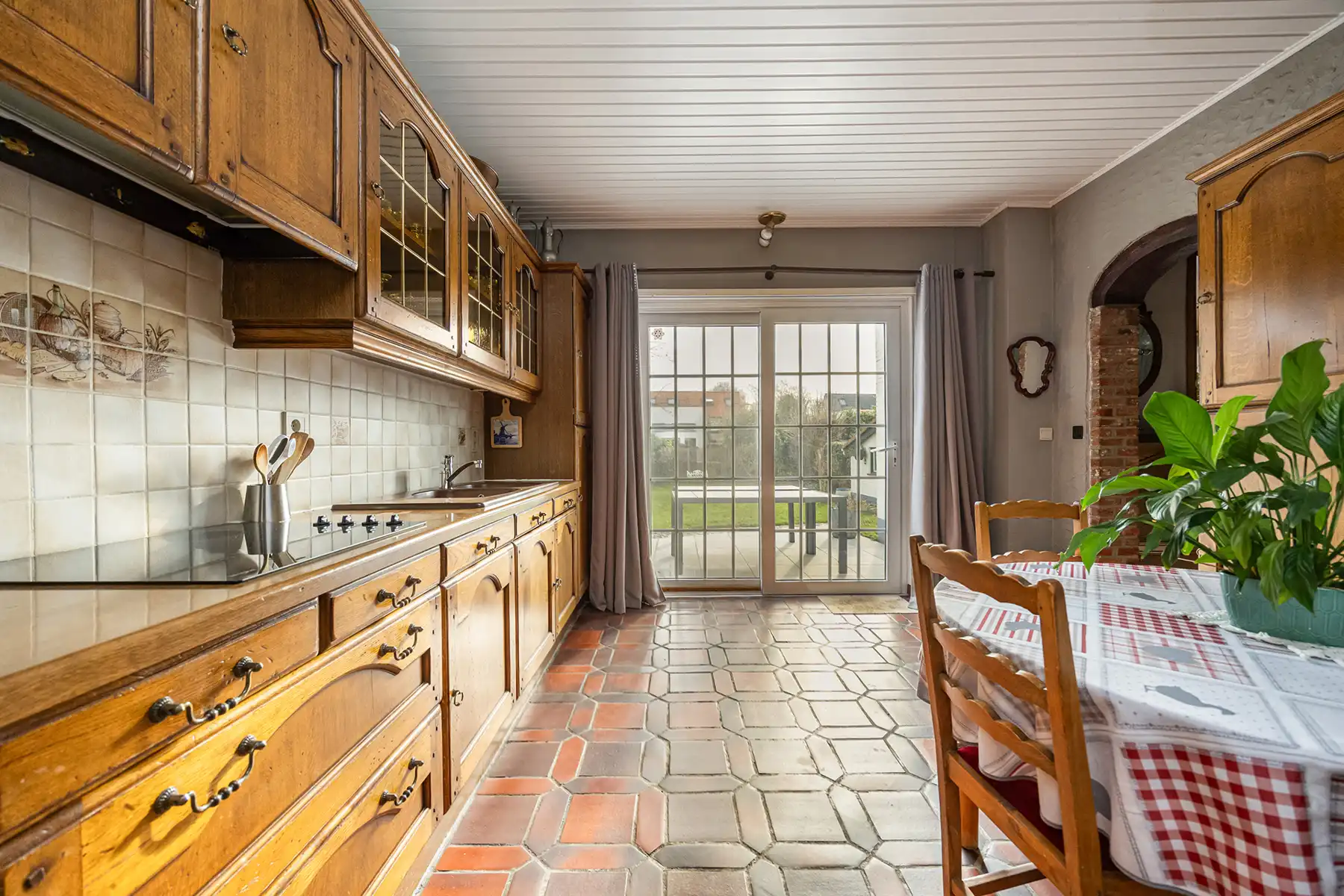 Half-open bebouwing met enorm potentieel, in gegeerde wijk van Brasschaat! foto 8