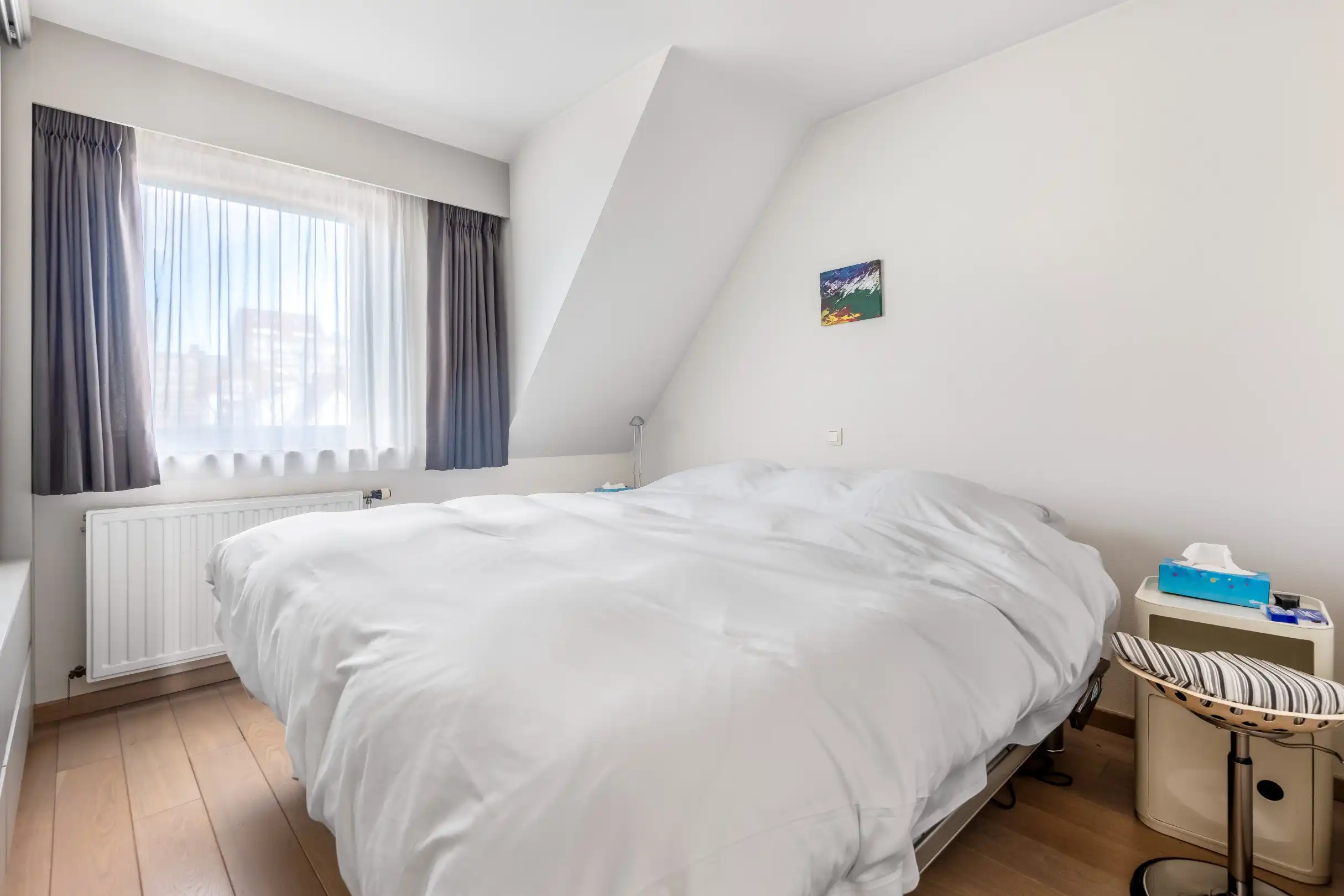 Zeer zonnig hoekappartement met zuidgericht terras, groen open zicht op Park 58  aan de rand van Duinbergen. Garage te koop in de residentie. foto 11