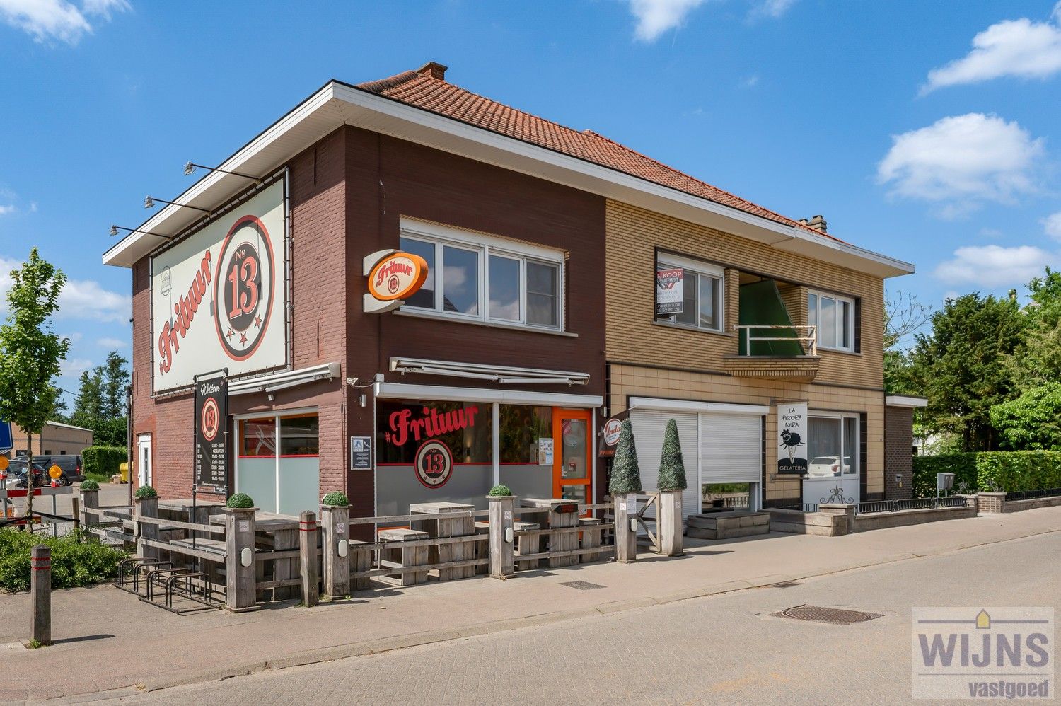 Opbrengsteigendom met centrale ligging foto {{pictureIndex}}