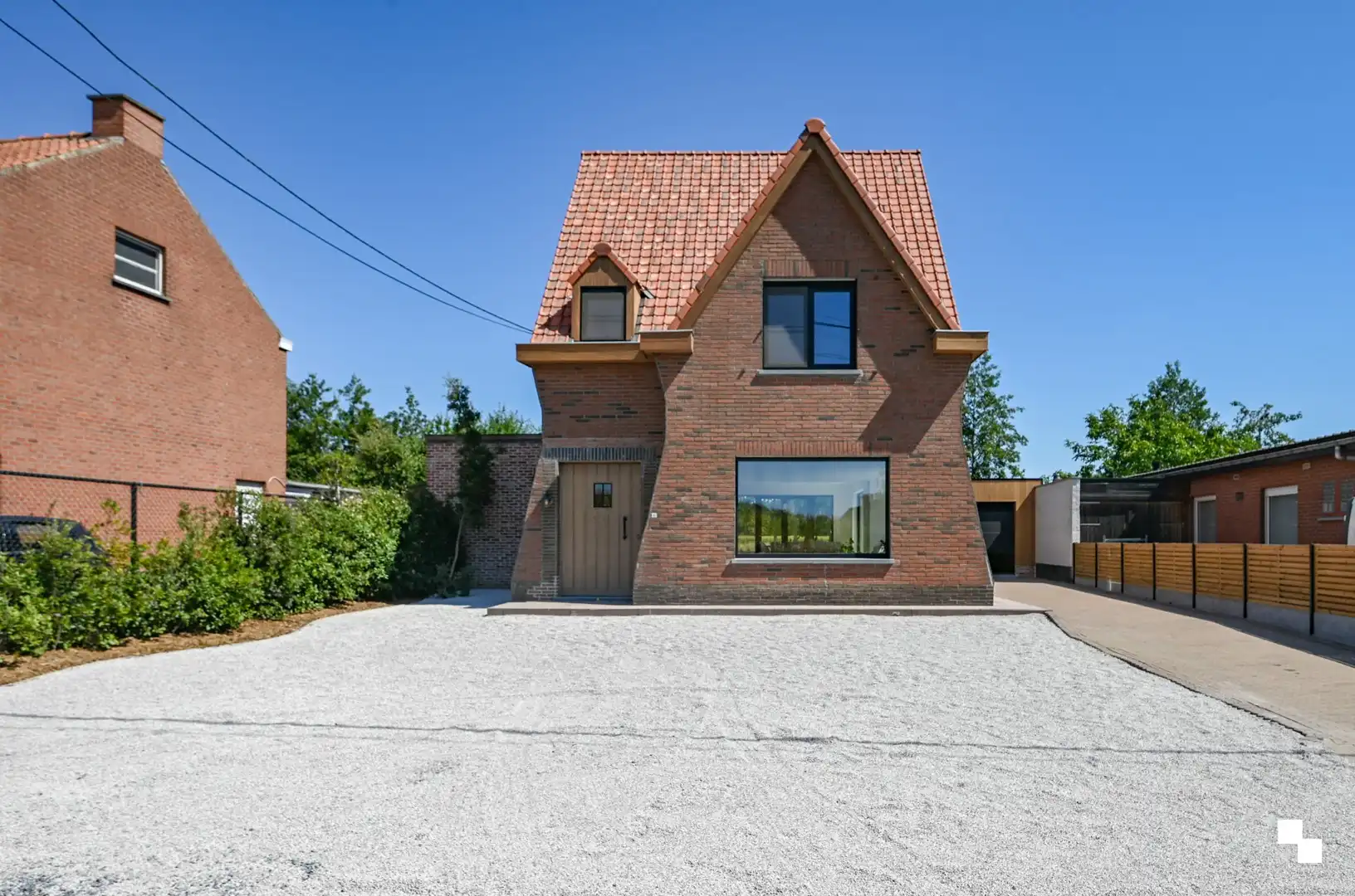 Karaktervolle vrijstaande woning te Ingelmunster foto {{pictureIndex}}