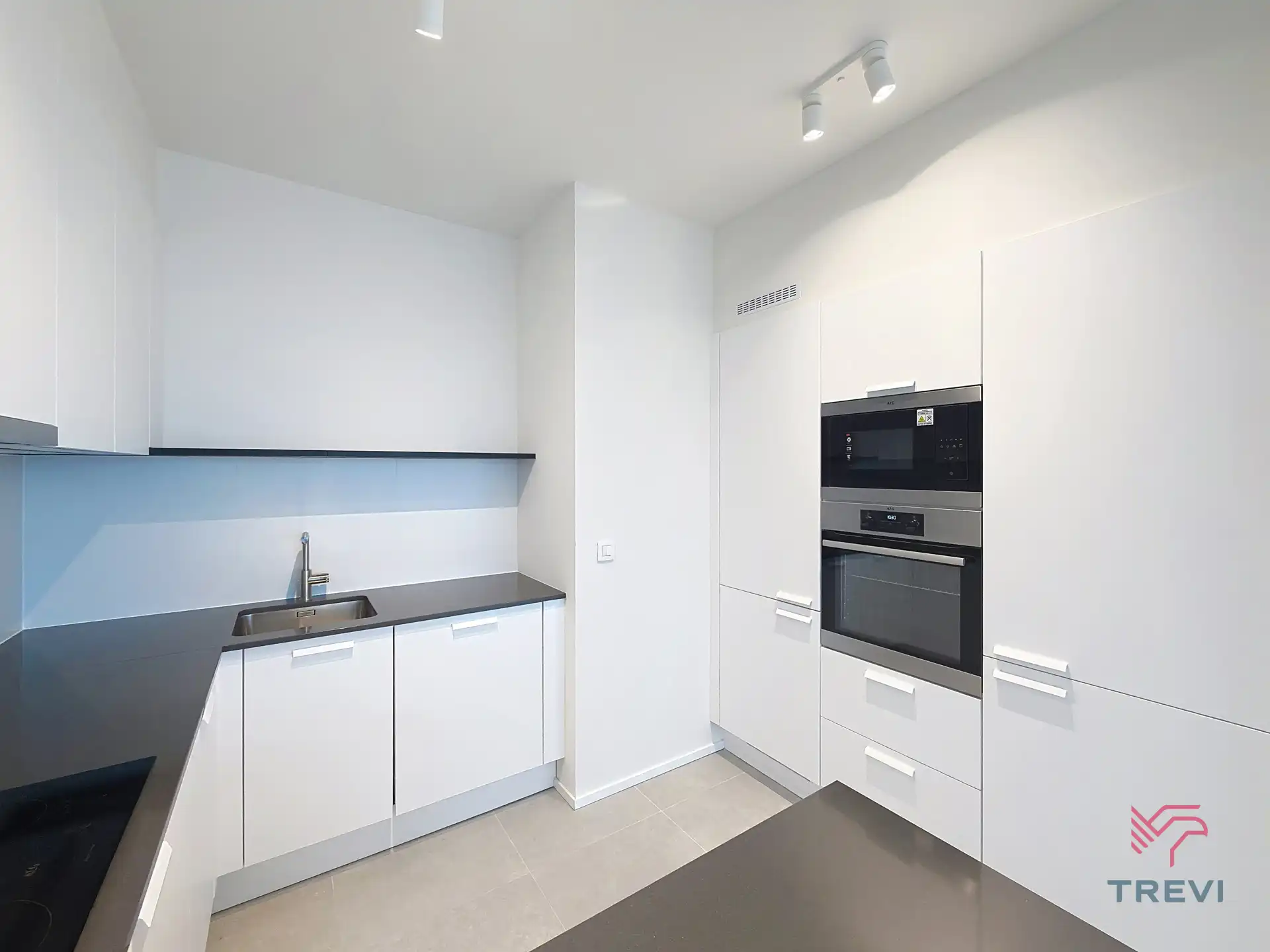 Canal Wharf : Stedelijke elegantie met adembenemend uitzicht foto 6