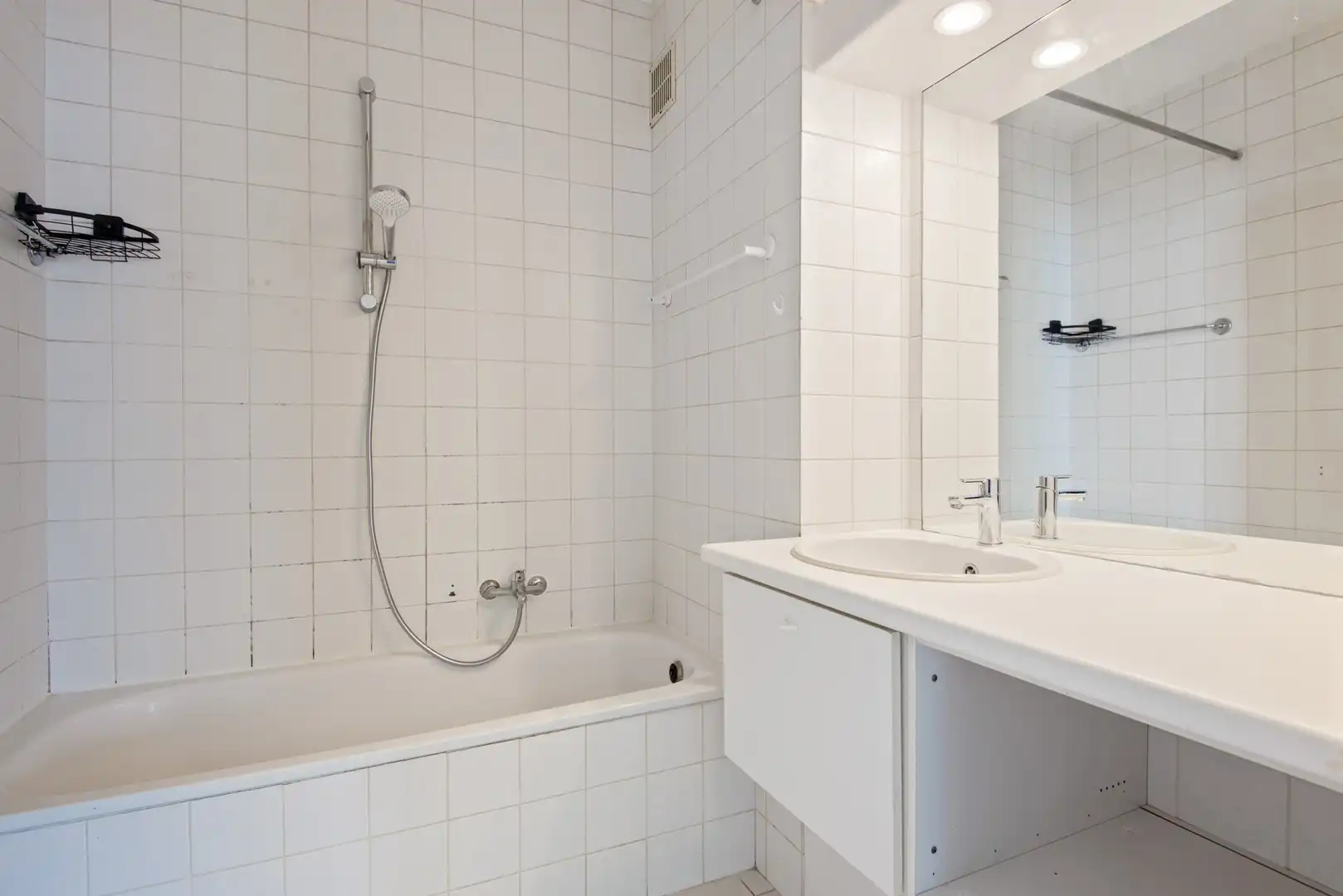 Ruim en lichtrijk 2-slaapkamerappartement in hartje Wijnegem foto 15