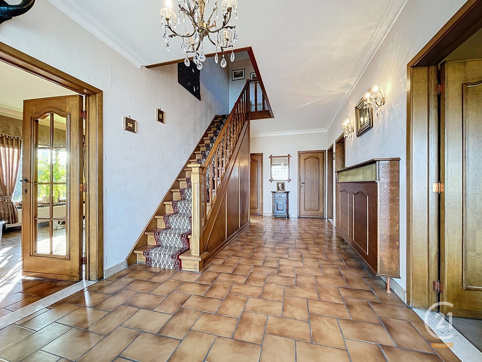 Ruime gelijkvloerse woning met 4 slpks, garage en tuin foto 4