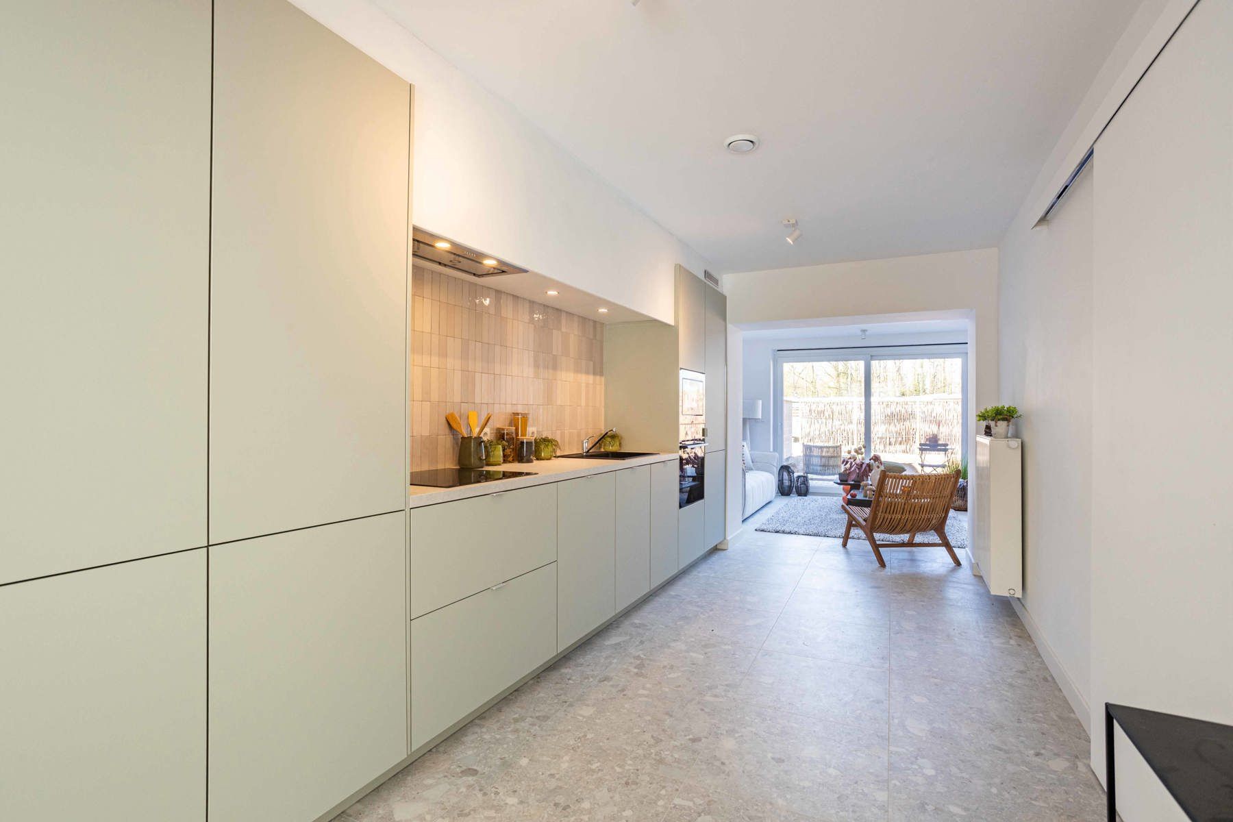 Gerenoveerde woning met 3 slaapkamers en 2 badkamers foto 7