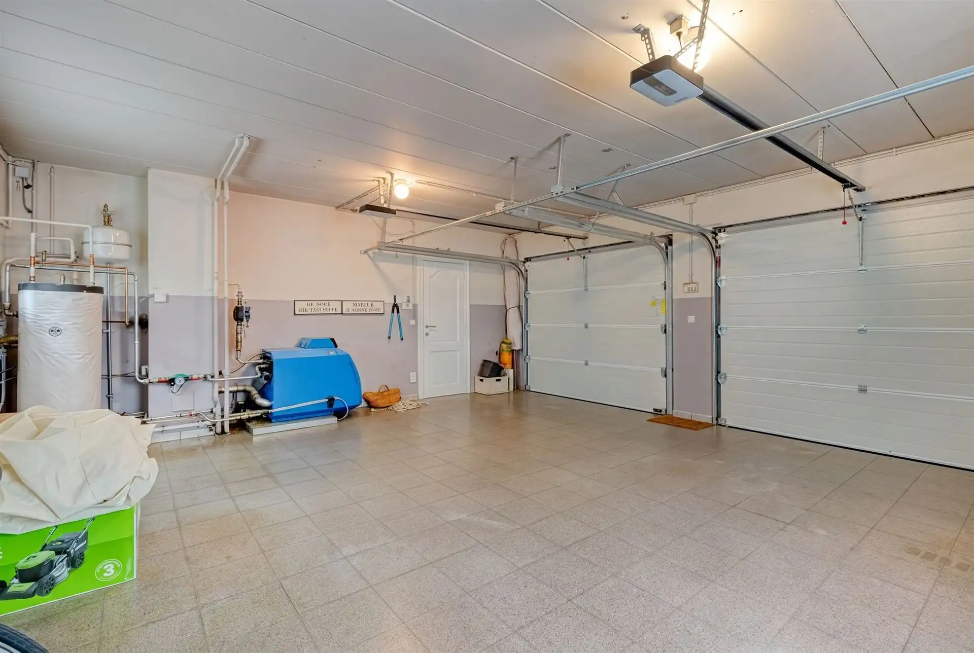 Open bebouwing met 5 (mog. 7) slaapkamers, tuin en garage foto 23