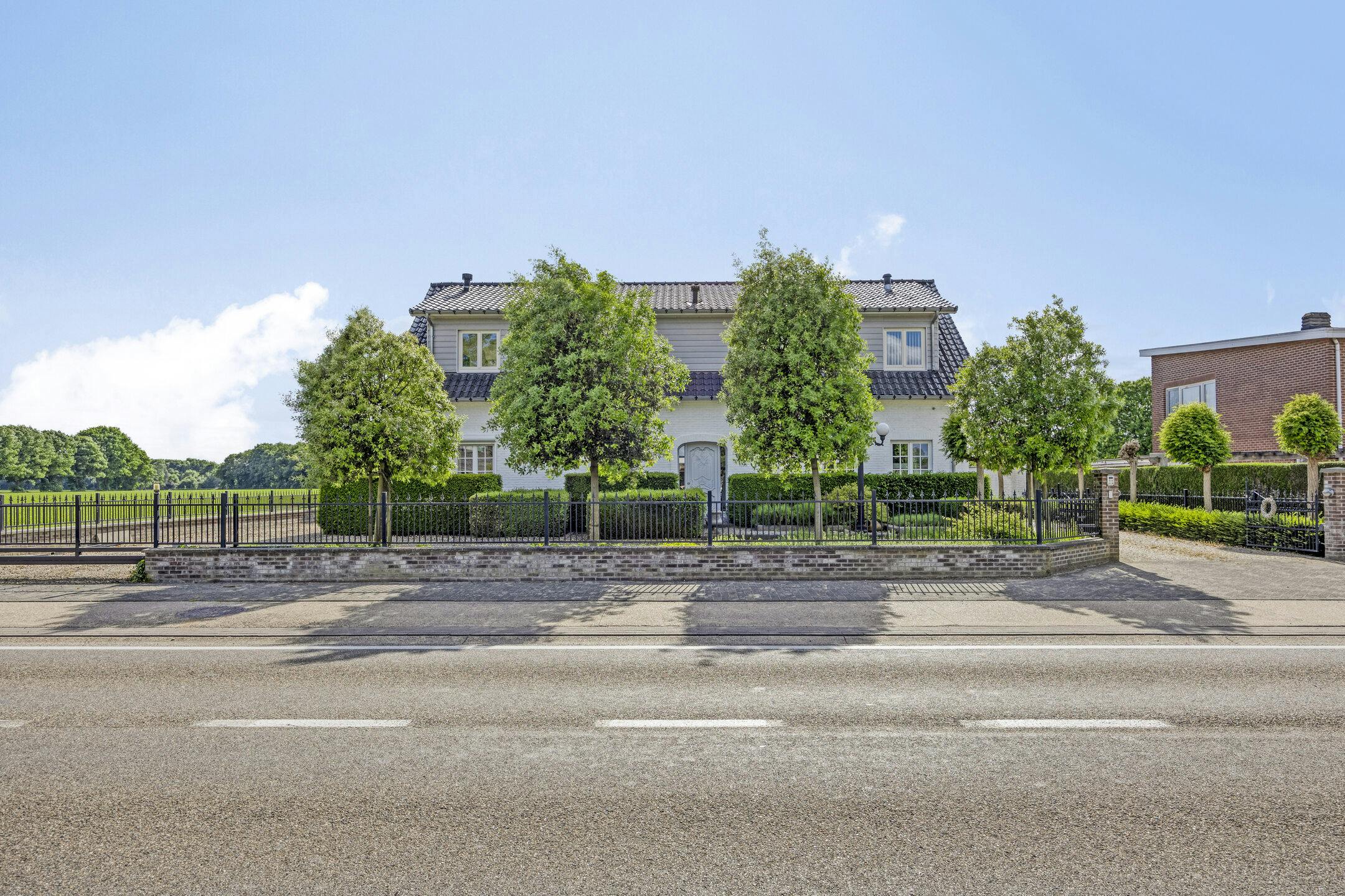 Riante zorgwoning/kangoeroewoning met loods te koop foto 24