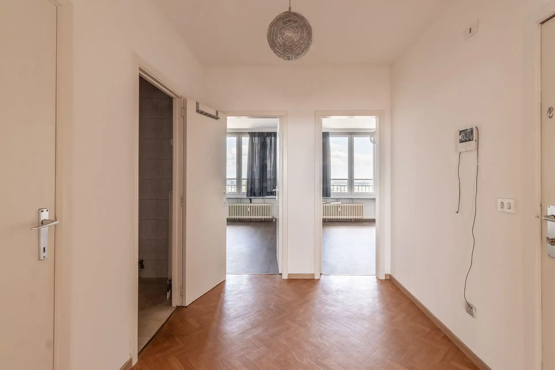Licht appartement met panoramisch uitzicht in Wilrijk foto 8