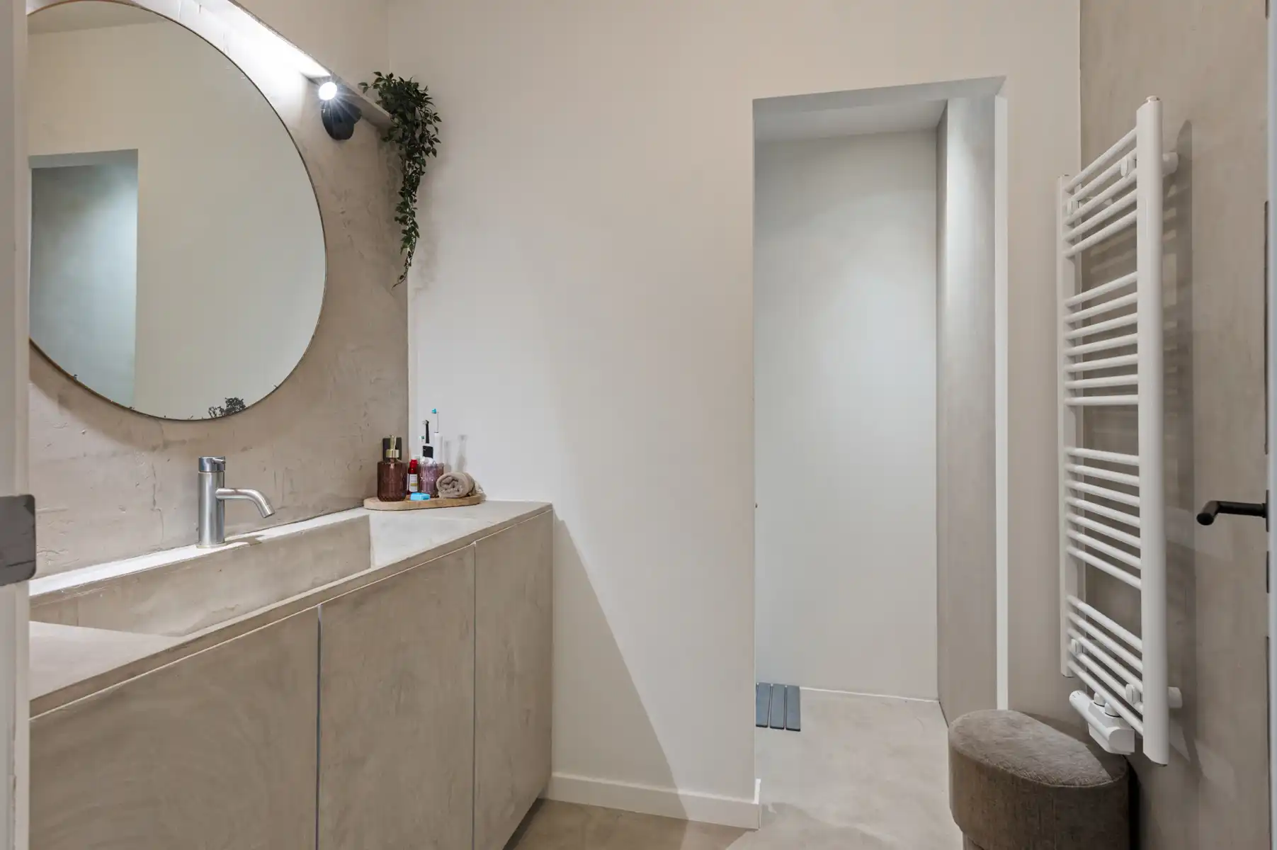 Stijlvol gerenoveerd appartement met terras en veel charme foto 11