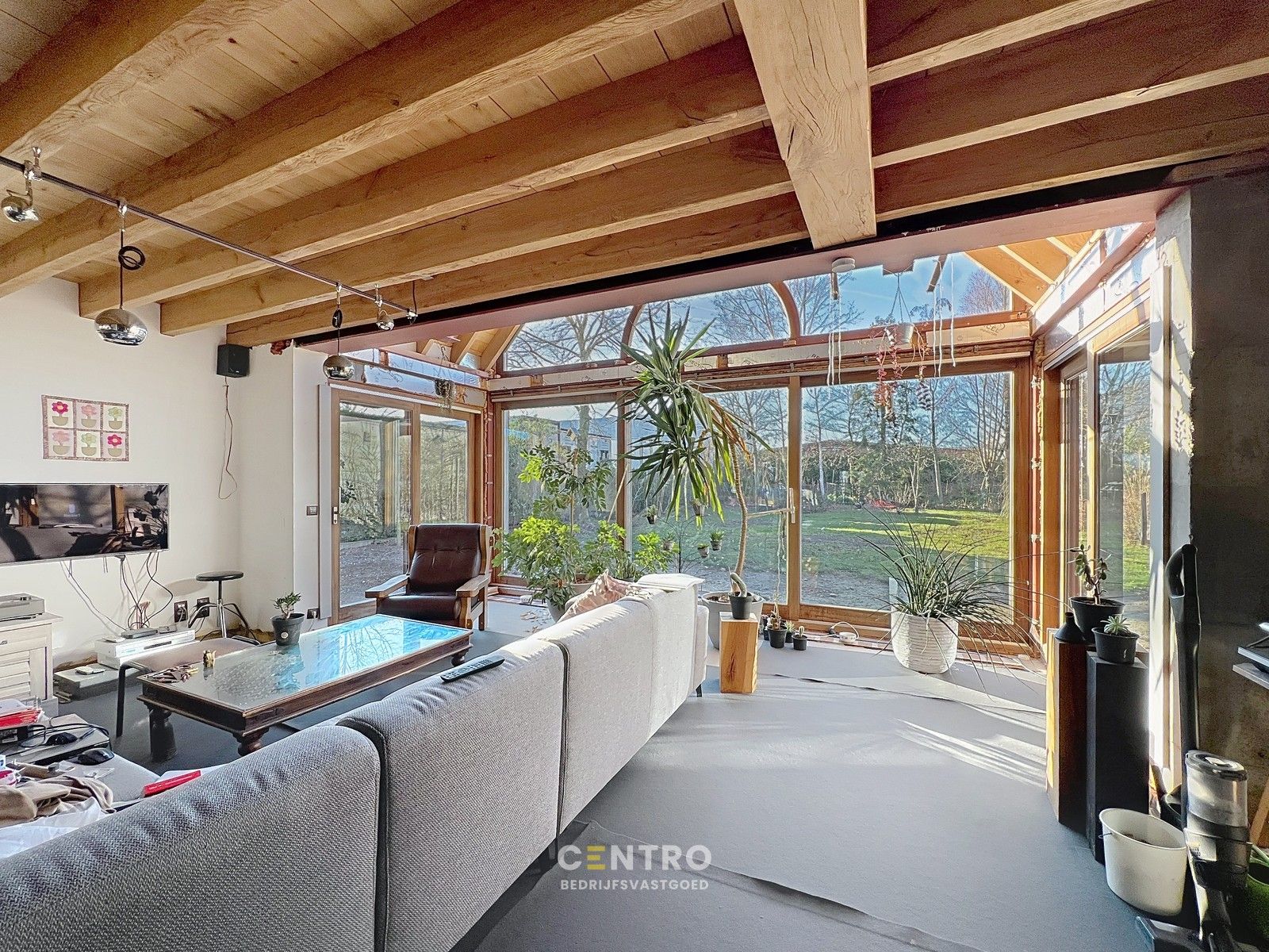 Zeldzame opportuniteit: LOODS/ATELIER 516 m² + ruime ALLEENSTAANDE woning 250 m² op rustig bedrijventerrein vlakbij Roeselare (EPC: A) ! foto 19