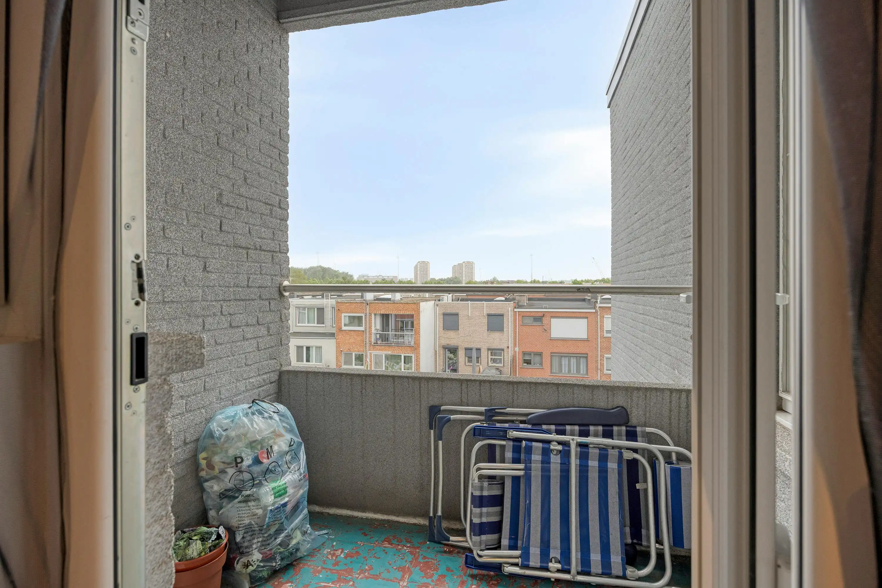 Lichtrijk appartement met 2 slaapkamers te koop in Merksem foto 17
