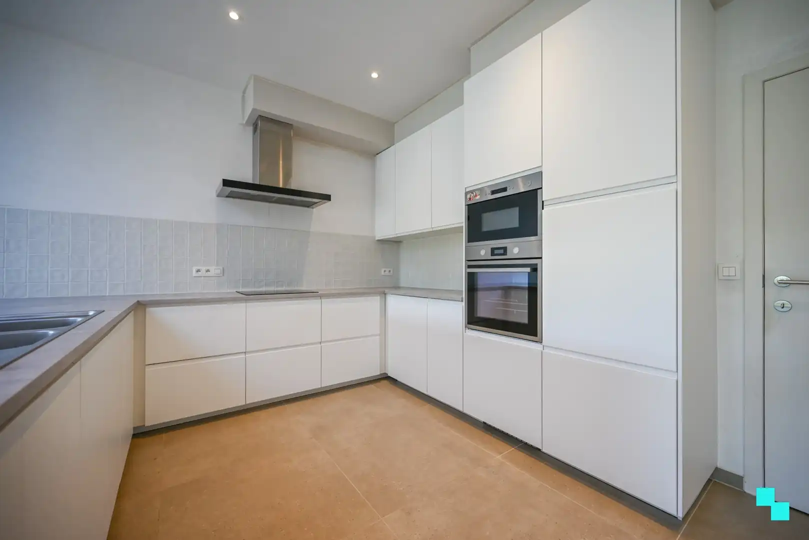 Gerenoveerde 2-slaapkamerwoning in Ingelmunster foto 8