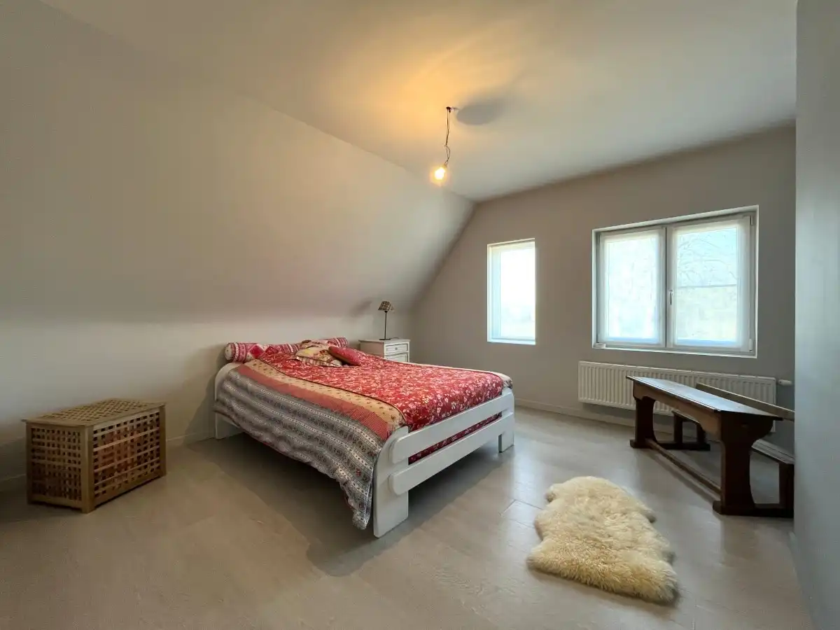 Izegem - Volledig gerenoveerde open bebouwing met zonnige tuin foto 12