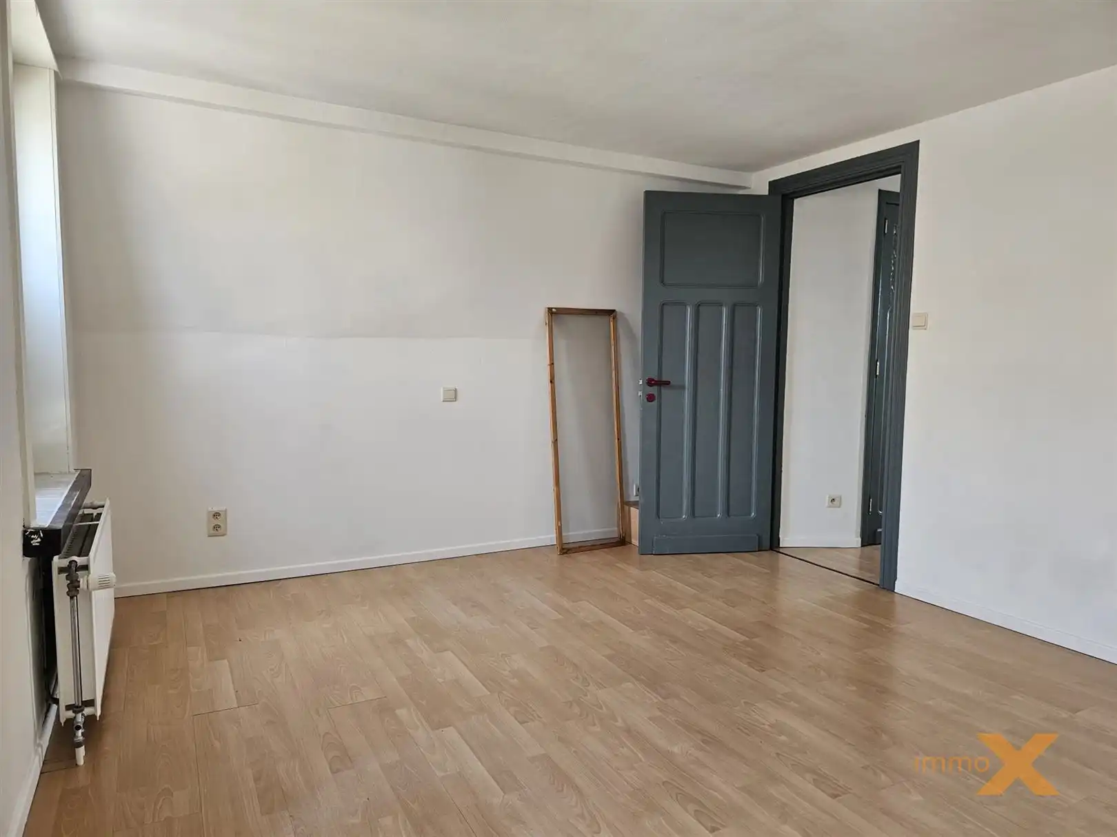 GEZELLIGE DORPSWONING MET TUINTJE foto 23