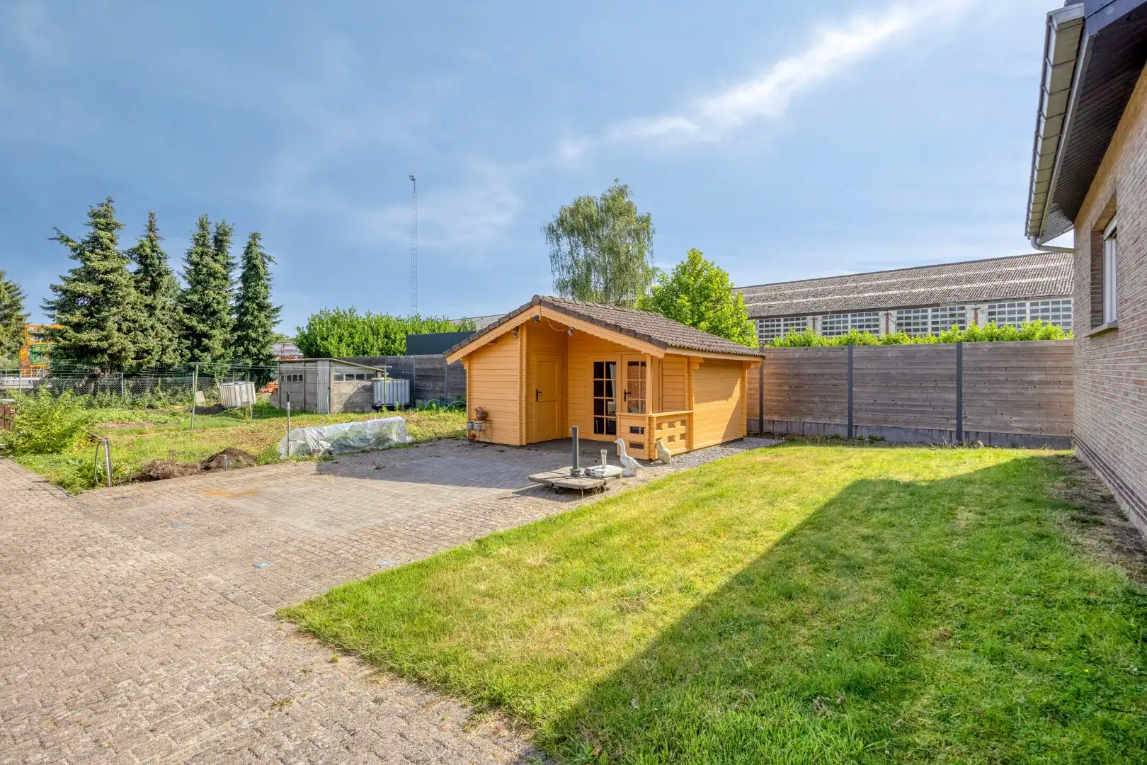 Goed onderhouden ruim ingedeelde woning met 3 slpks + zolder foto 24