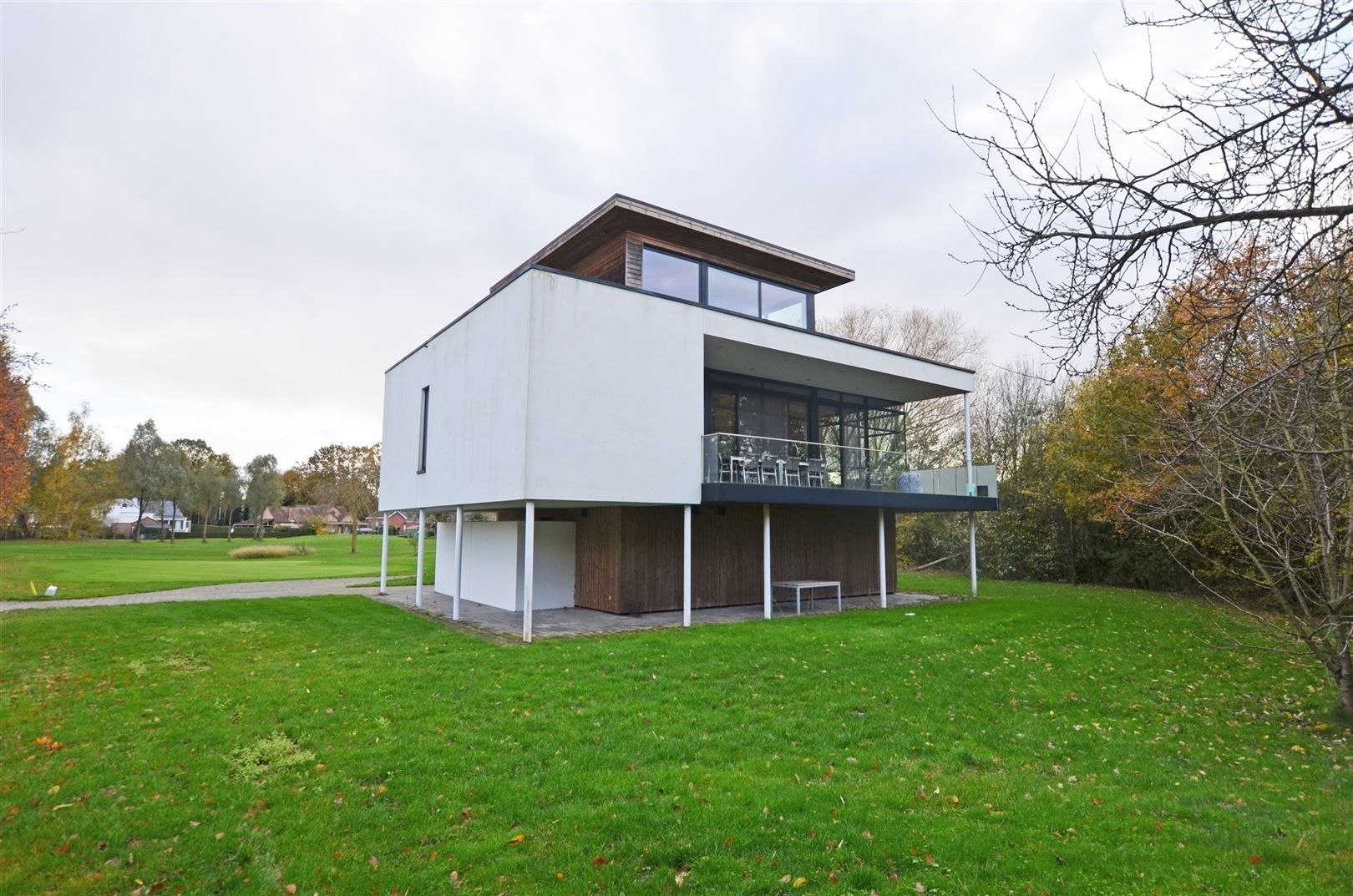 Gemeubelde villa op het golfterrein  foto 2