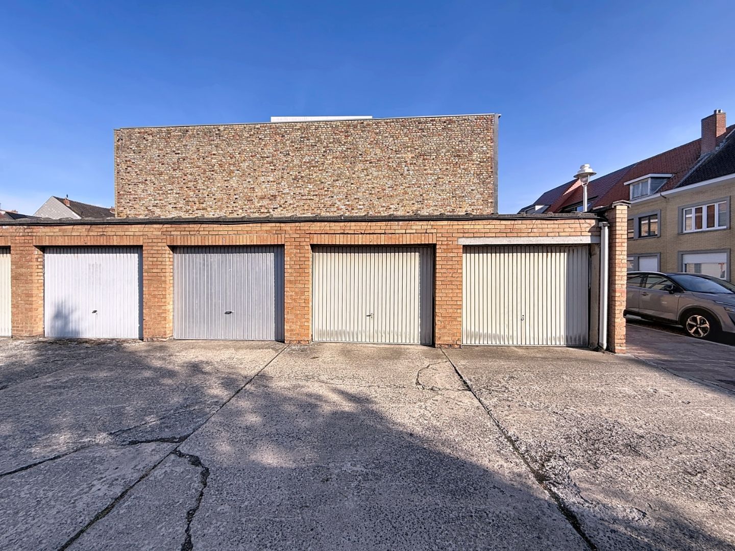 Garage in Nieuwpoort-Stad foto 2