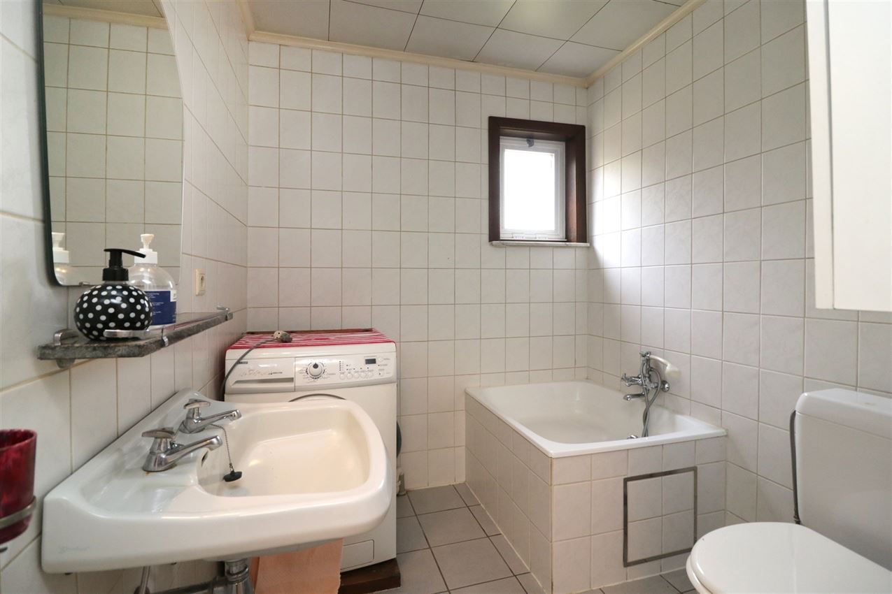 degelijke woning (3 slpk) op 11 a 95 ca foto 18