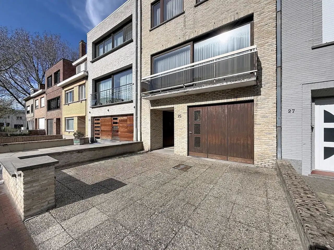 Bel-étage woning met drie slaapkamers en twee garages in het centrum van Heist-Aan-Zee foto 2