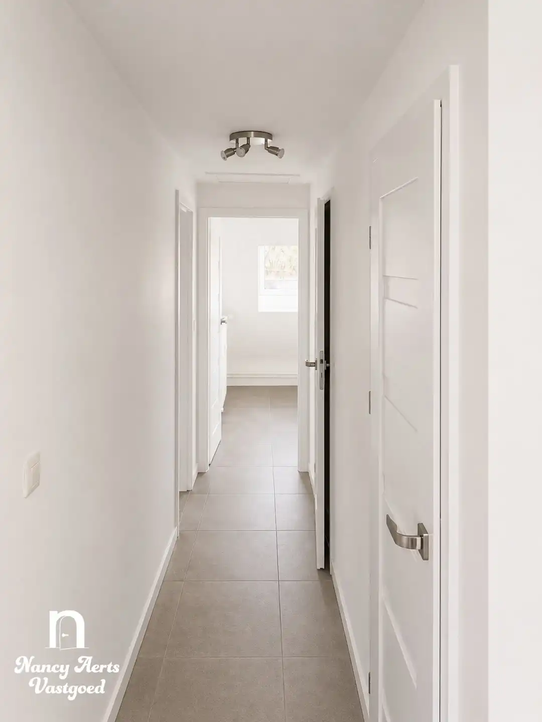 Instapklaar appartement met garage op centrale ligging foto 8