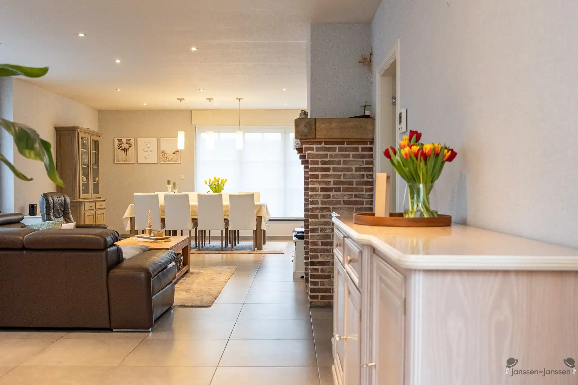 Gerenoveerde boerderij met landelijk zicht foto 22