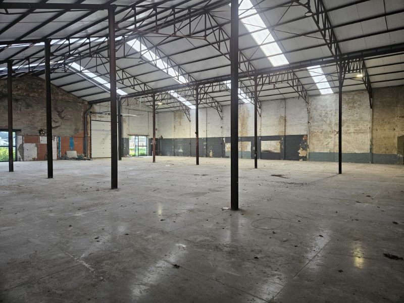 Te huur te Beitem/Roeselare : loods van +/- 900 m² op een opp van +/- 1700 m² foto 3