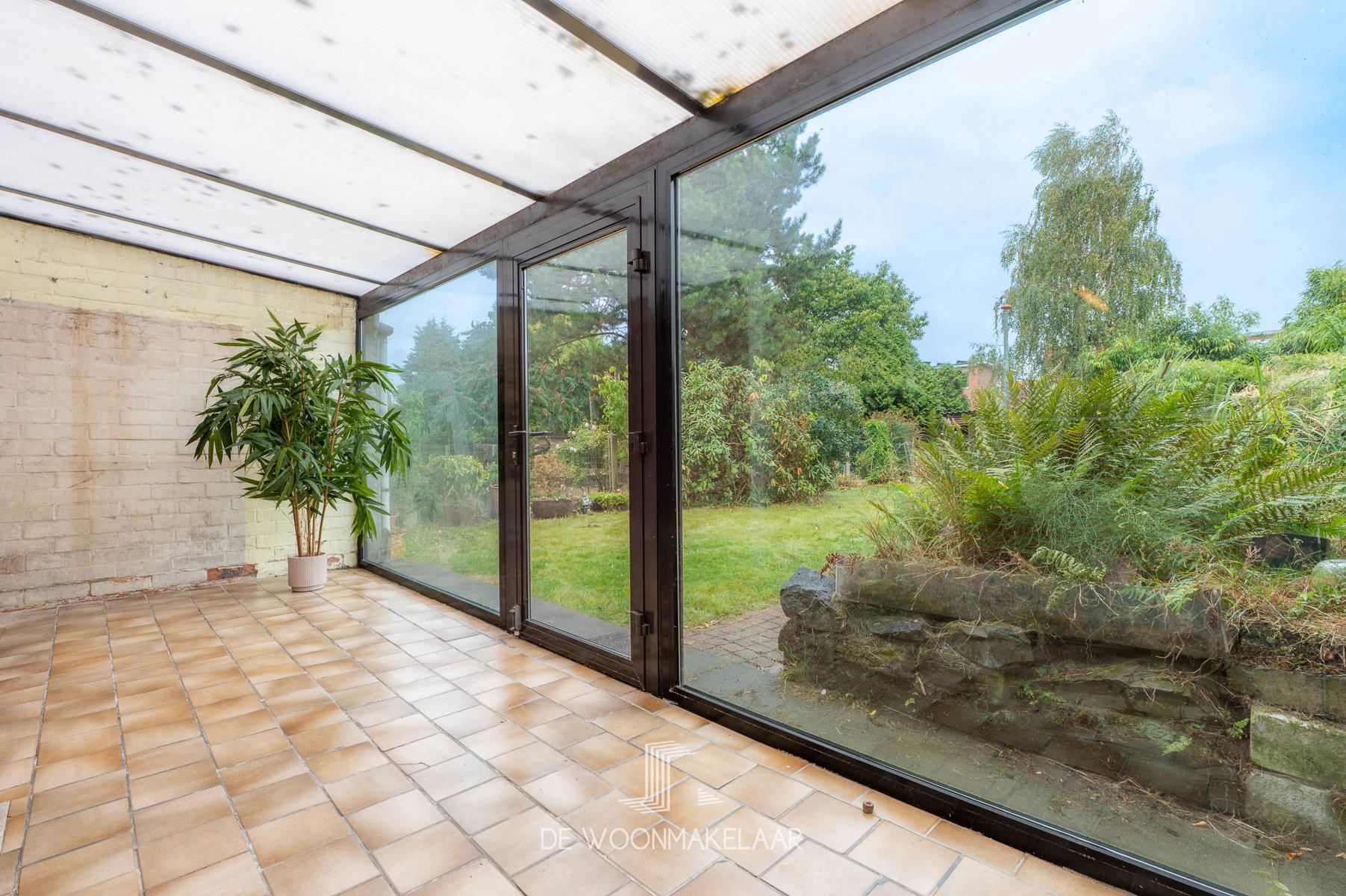 Halfopen bel-etage met 3 slaapkamers, tuin en magnifiek zicht foto 19
