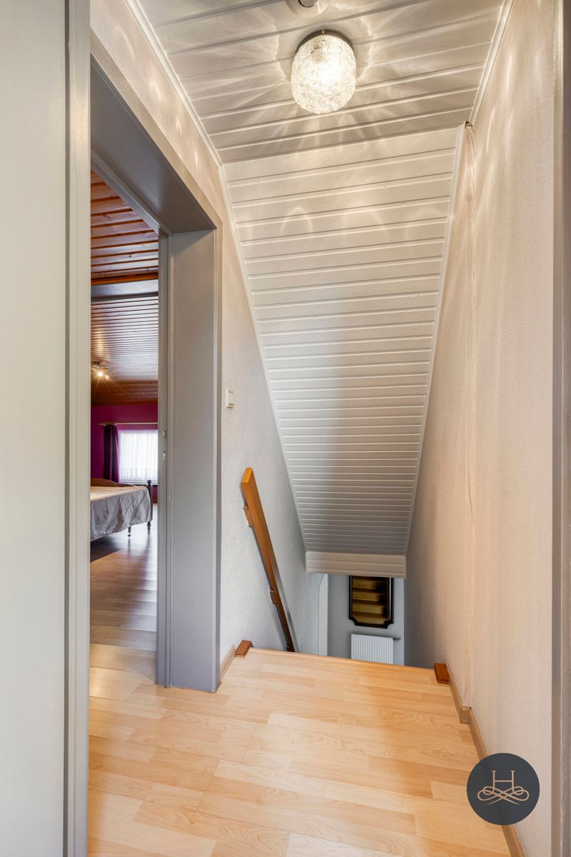 Woning met ruime loods op royaal perceel foto 13