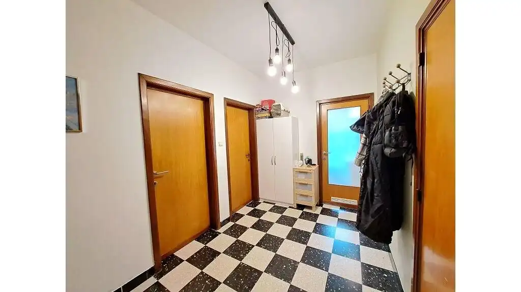 2-slaapkamerappartement met Terras en Garage te koop in Brugge foto 2