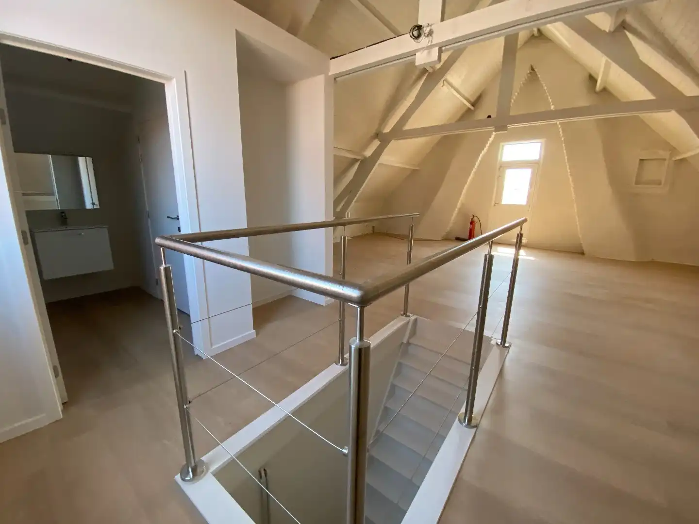 Ruim appartement in het bruisende centrum van Deerlijk TE HUUR! foto 3