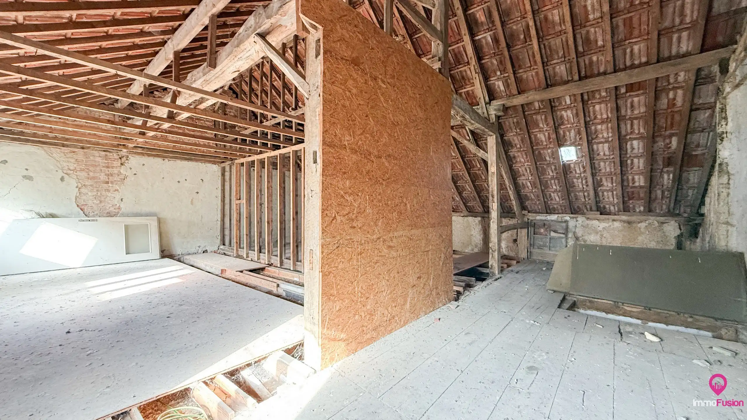 Te renoveren woning gelegen op een rustige locatie! foto 27