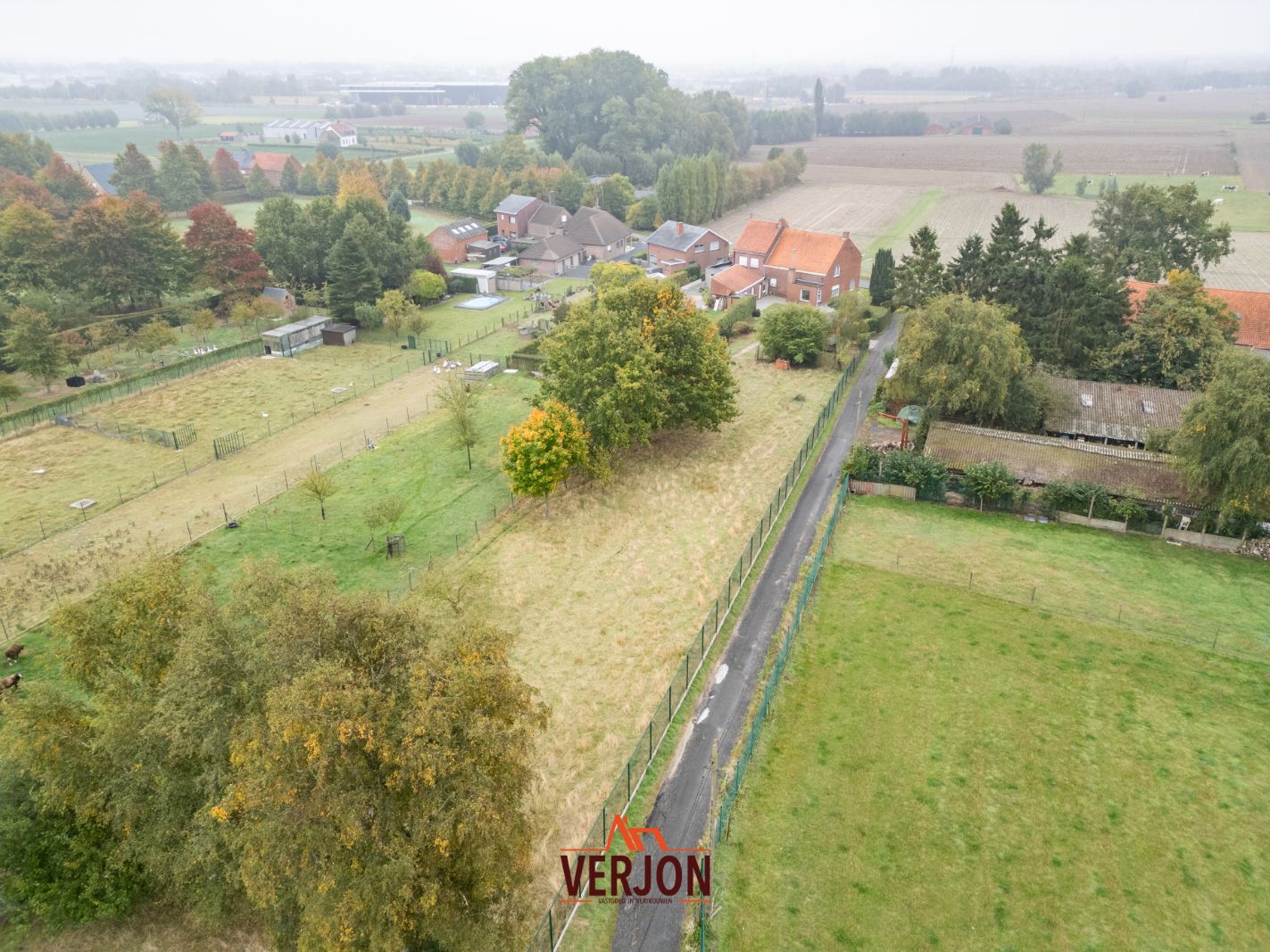 Woning met prachtige vergezichten op 2237m2 foto 2